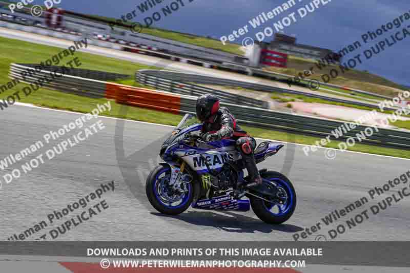 cadwell no limits trackday;cadwell park;cadwell park photographs;cadwell trackday photographs;enduro digital images;event digital images;eventdigitalimages;navarra;no limits trackdays;peter wileman photography;racing digital images;trackday digital images;trackday photos